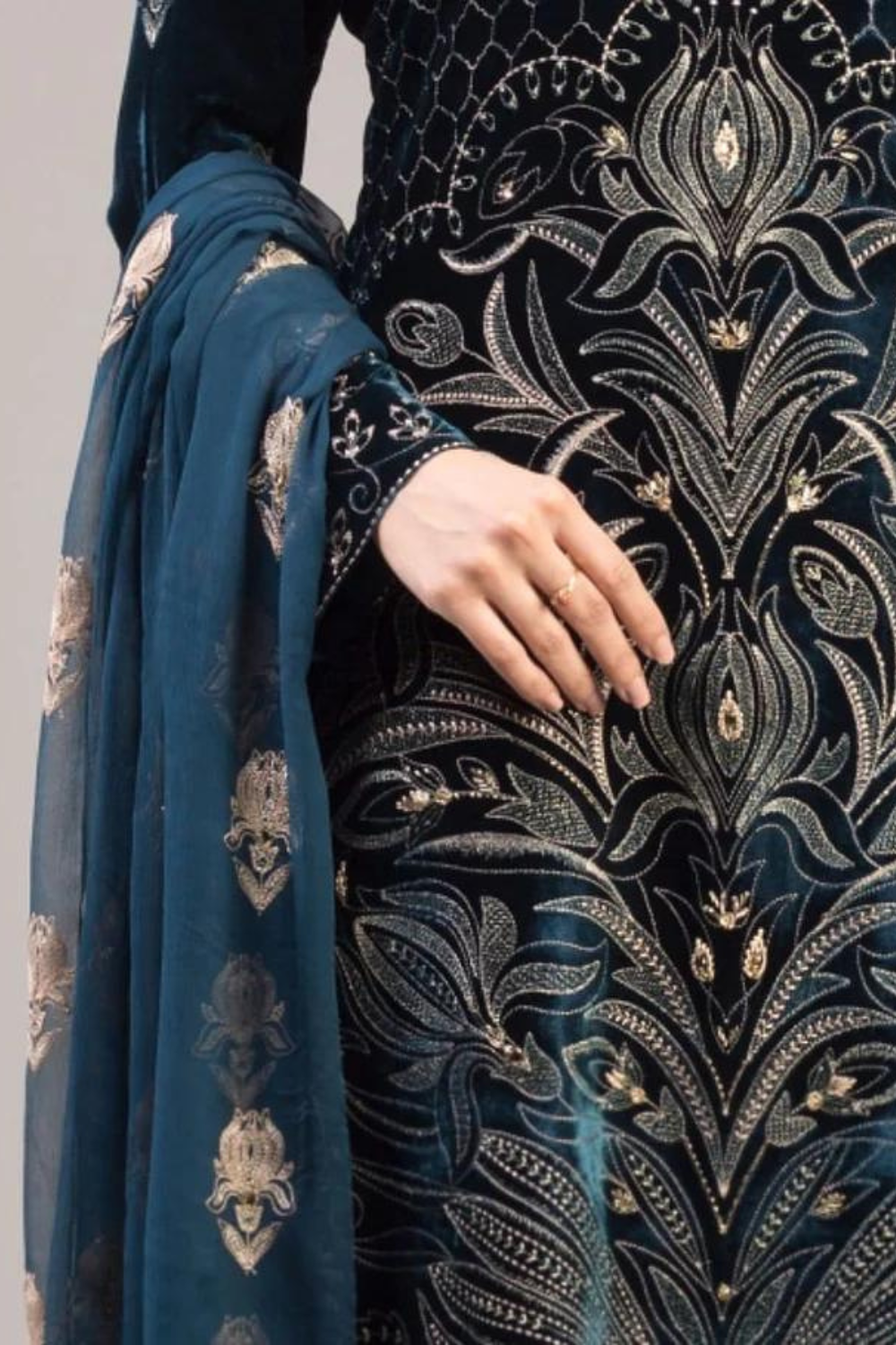UNSTITCHED 3PC DHANAK EMBROIDERED SUIT ZE 1004